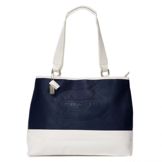 Coach Hamptons Weekend Perforated Medium Navy Totes AGB | Coach Outlet Canada